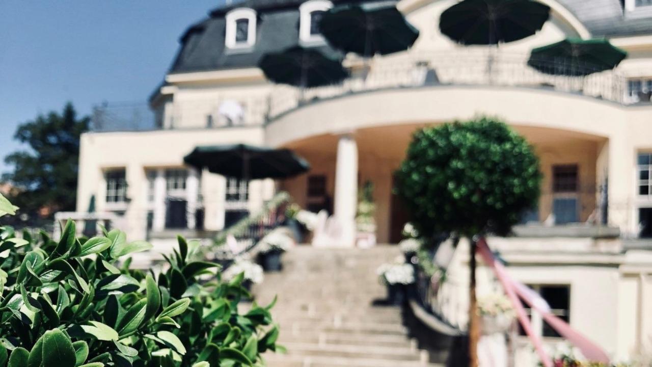 Hotel Schloss Teutschenthal Bagian luar foto