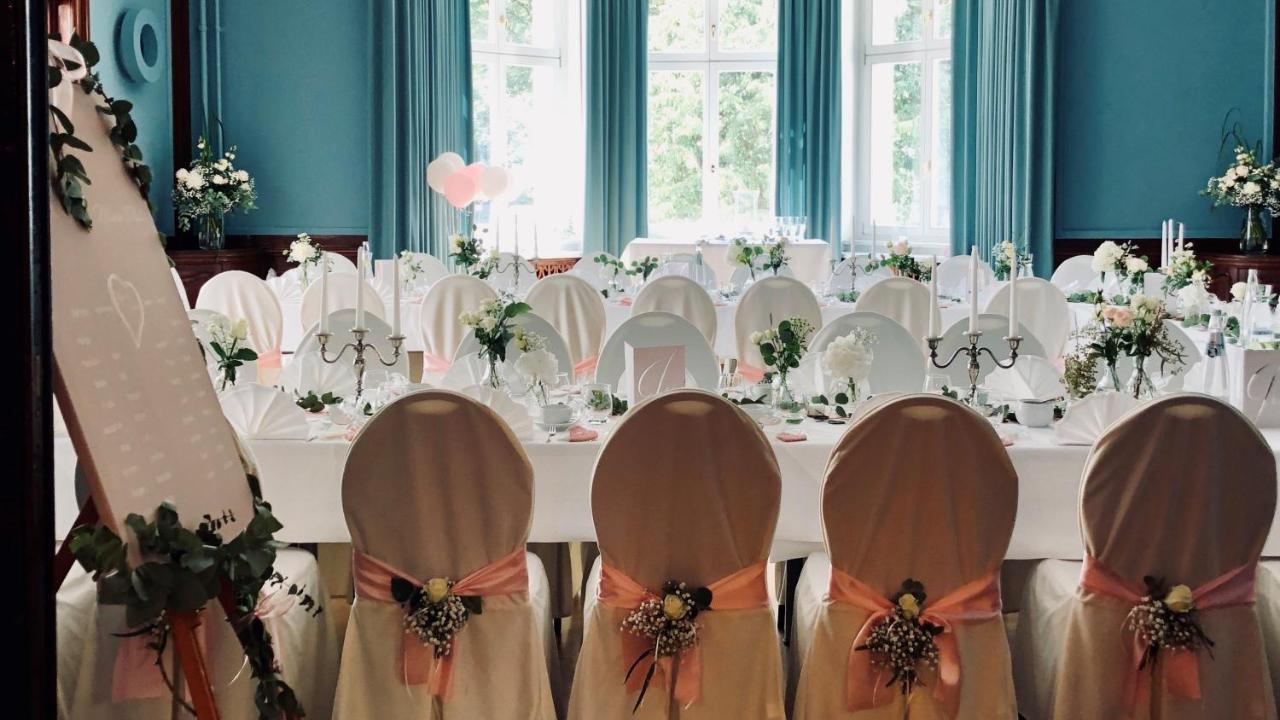 Hotel Schloss Teutschenthal Bagian luar foto